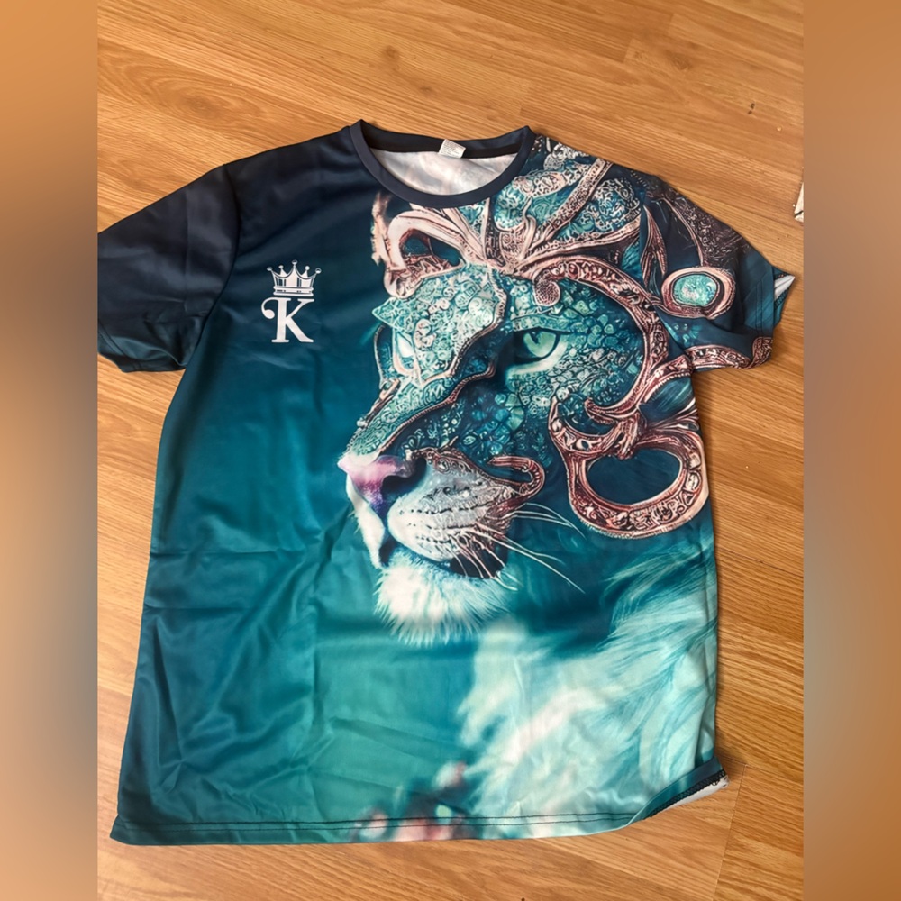 Men's Short Sleeve Graphic Tee - Blue Lion Design